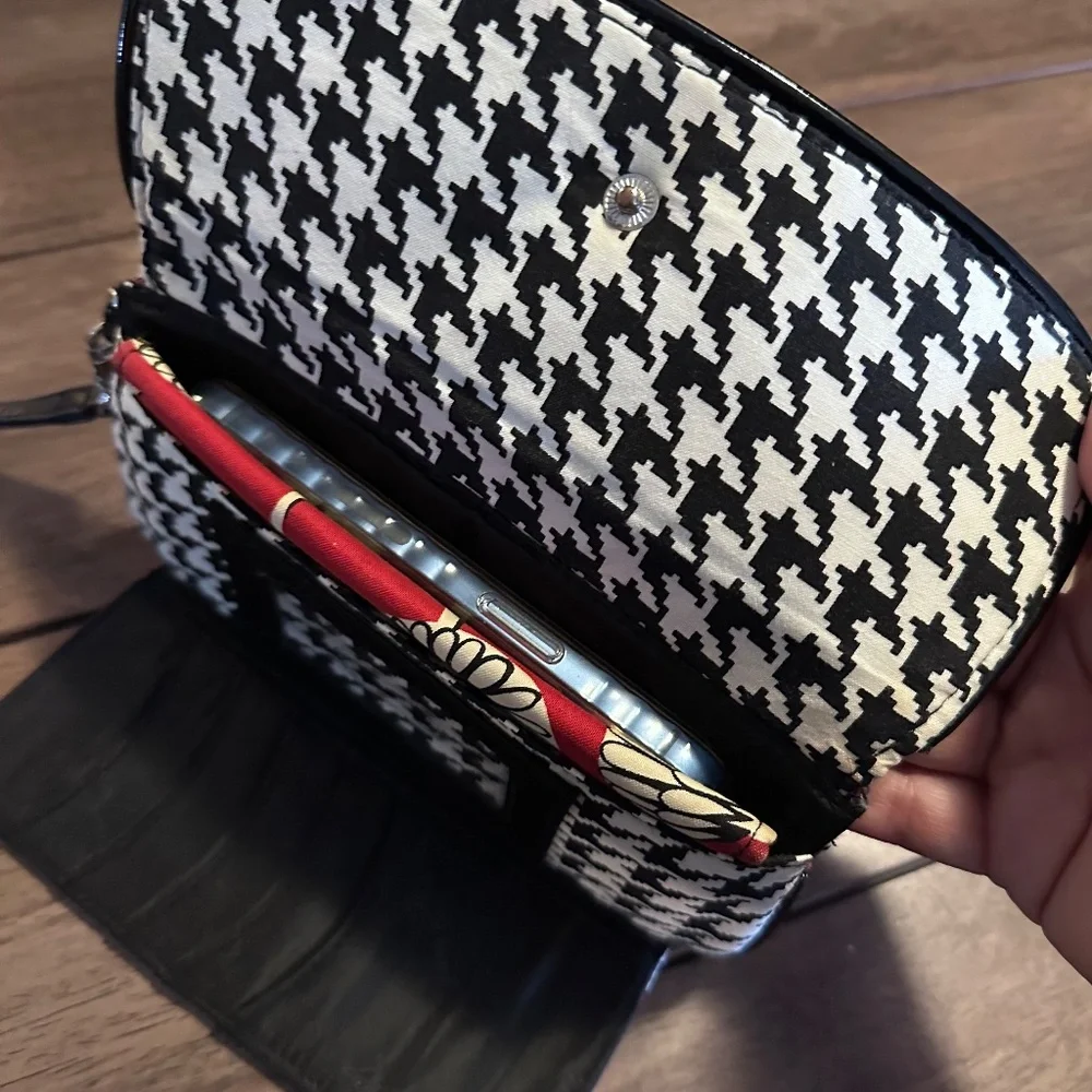 Vera Bradley Retired Deco Daisy & Houndstooth Wristlet Wallet w Checkbook Holder